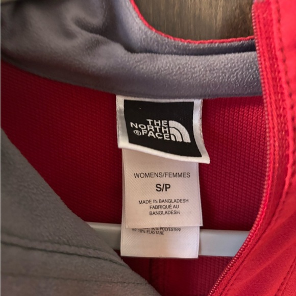 North Face Women’s Red Flight Series Windbreaker - Picture 3 of 4